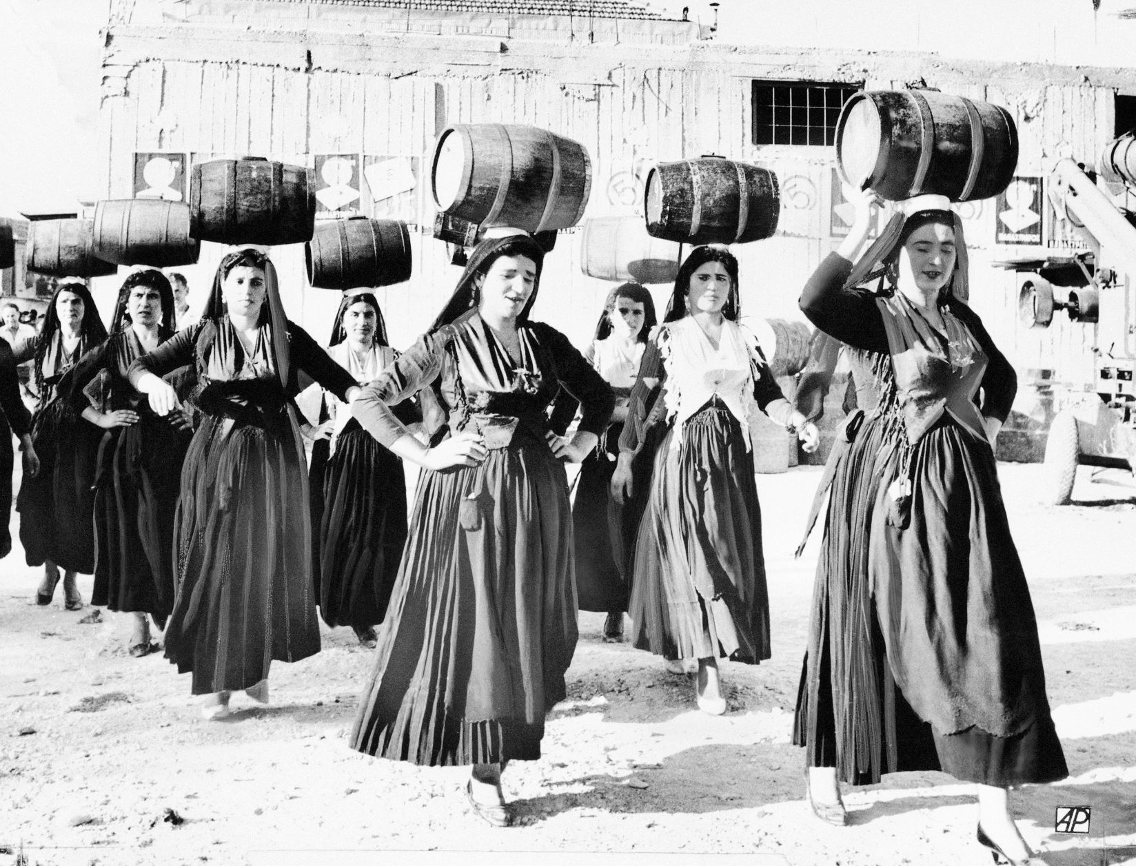 1963: Greek harvest